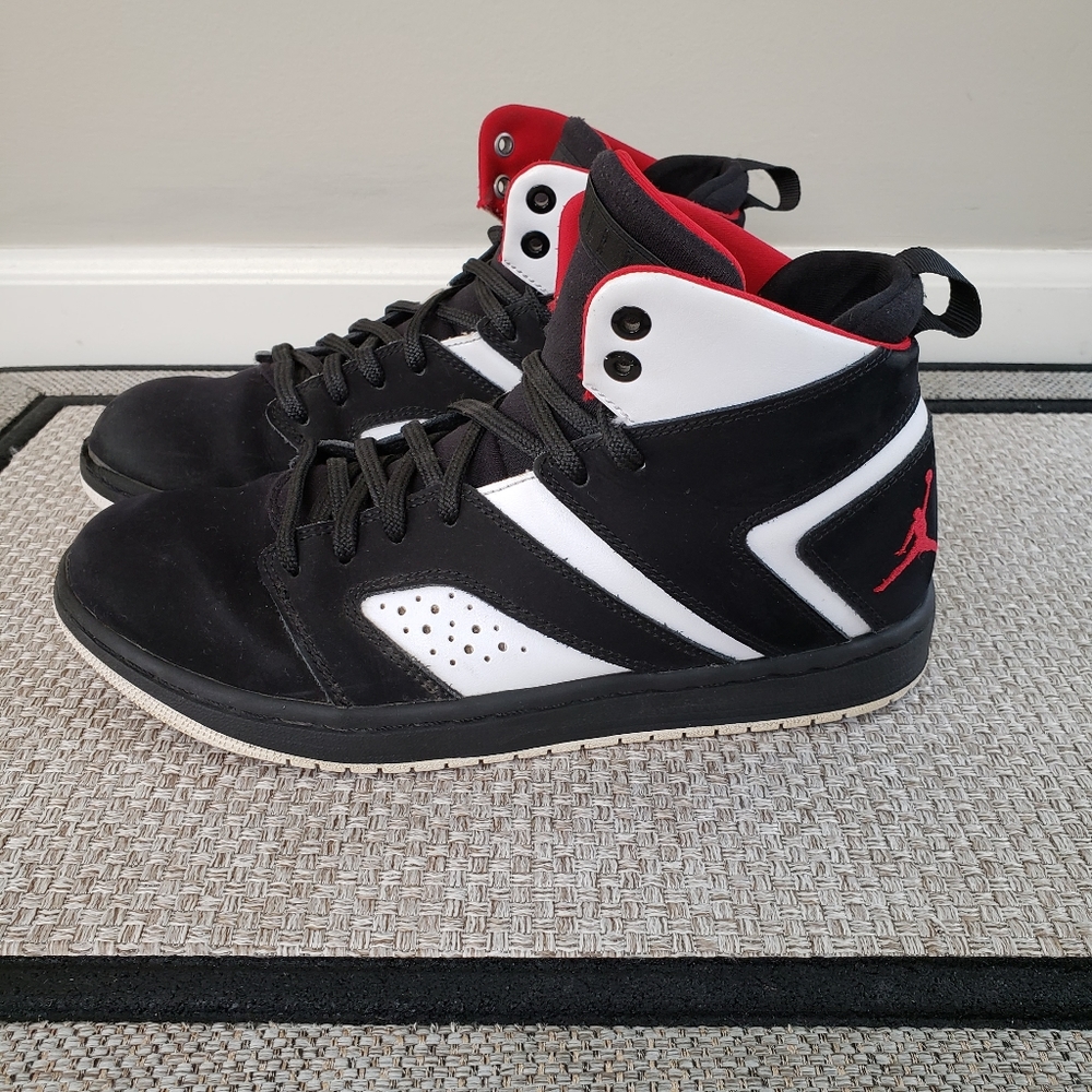 Jordan Flight Legend red/black/white